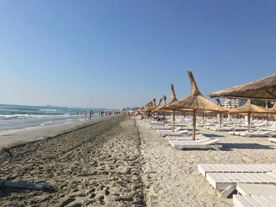 Emi Apartment Mamaia Năvodari Esterno foto