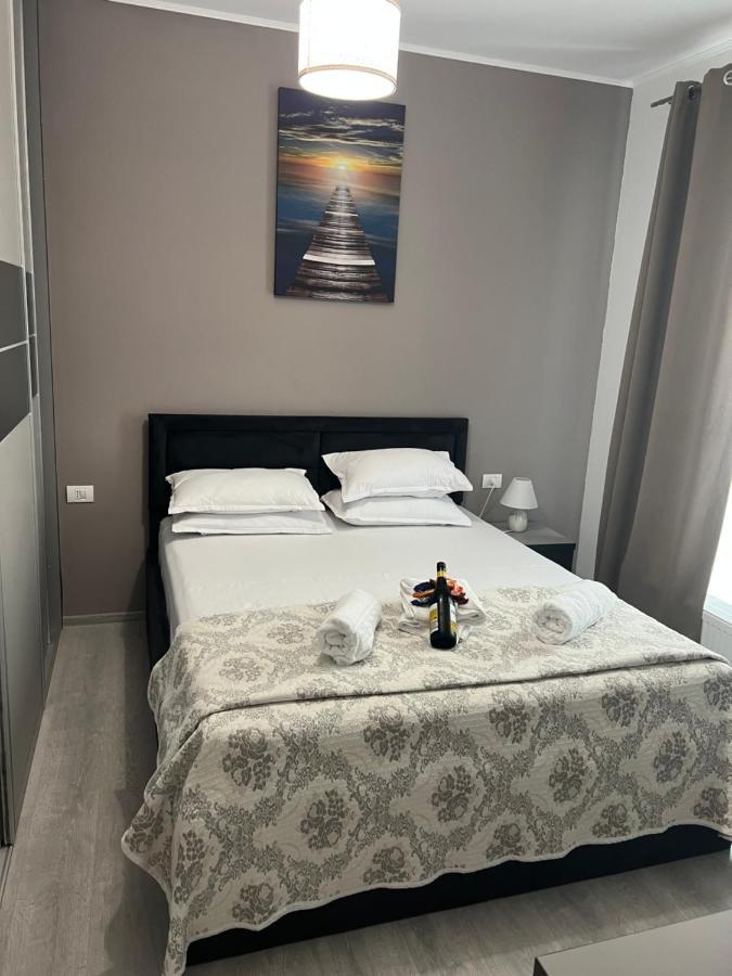 Emi Apartment Mamaia Năvodari Esterno foto